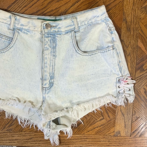 VINTAGE Filippo-Totti 80’s acid light wash high waist frayed raw hems  shorts - Picture 3 of 13